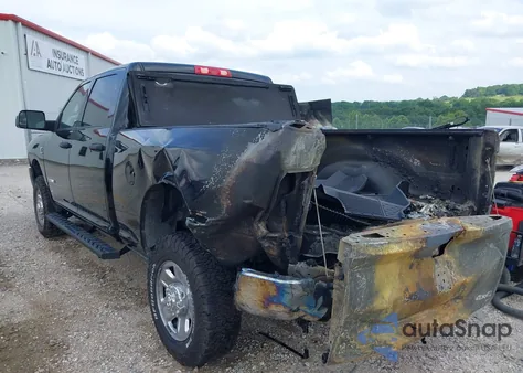 2022 Ram 2500 Tradesman 4X4 6'4 Box z USA, uszkodzony, nr VIN 3C6UR5CL2NG372721